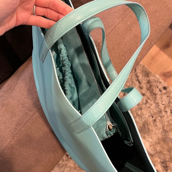 🩵Tiffany & Co Purse and Matching Wristlet🩵 - Picture 10 of 16
